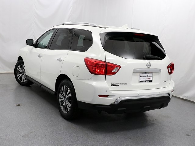 2019 Nissan Pathfinder S photo 8