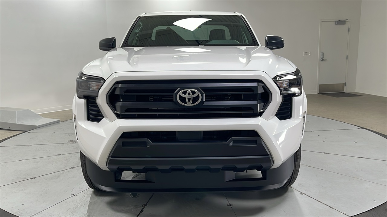 2025 Toyota Tacoma SR XtraCab photo 2
