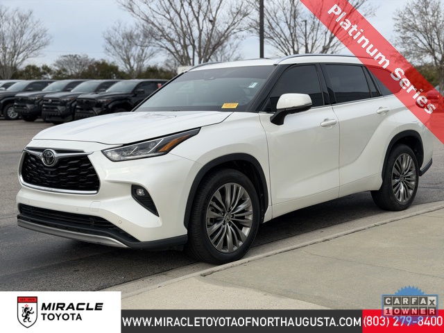 2020 Toyota Highlander Platinum's photo