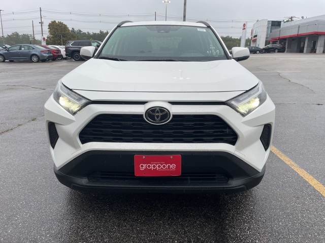 2025 Toyota RAV4 Hybrid LE photo 2