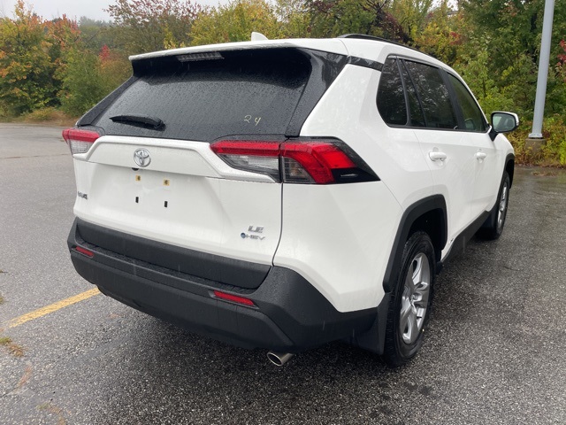 2025 Toyota RAV4 Hybrid LE photo 4