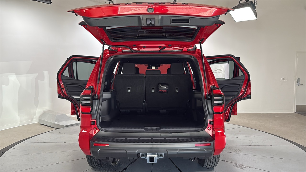 2025 Toyota 4Runner SR5 photo 14