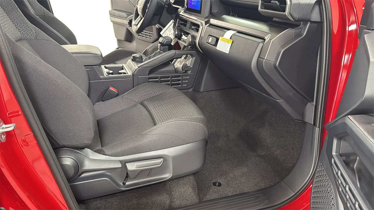 2025 Toyota 4Runner SR5 photo 16