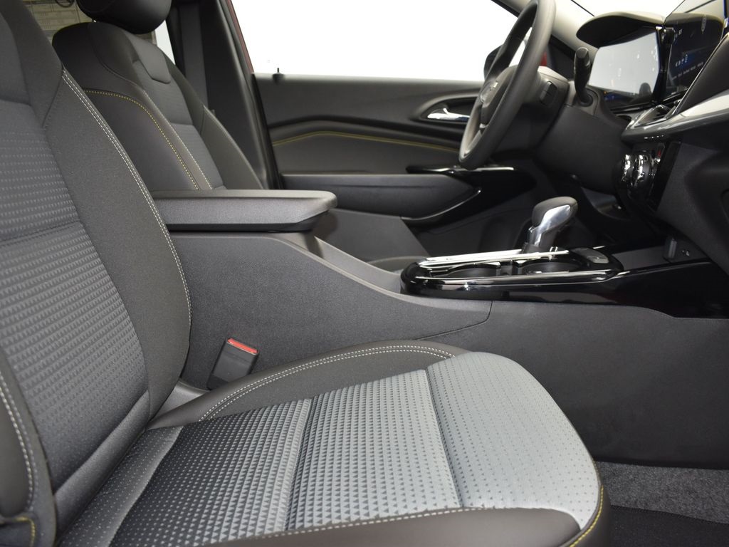 2025 Crimson Chevrolet Trax LT FWD SUV