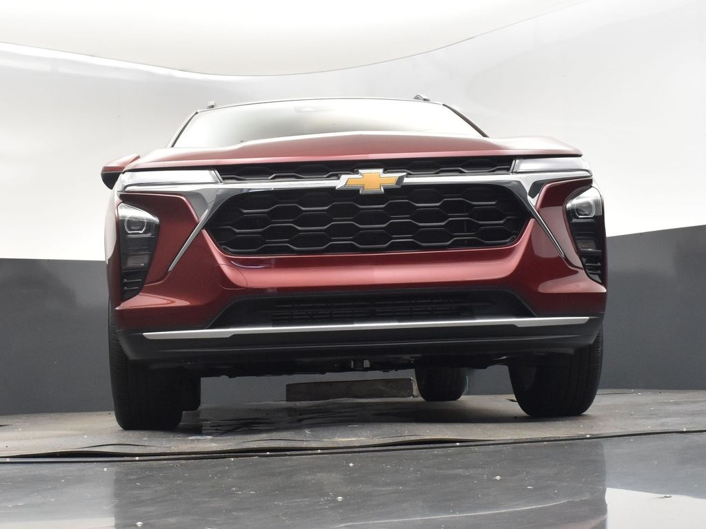 2025 Crimson Chevrolet Trax LT FWD SUV