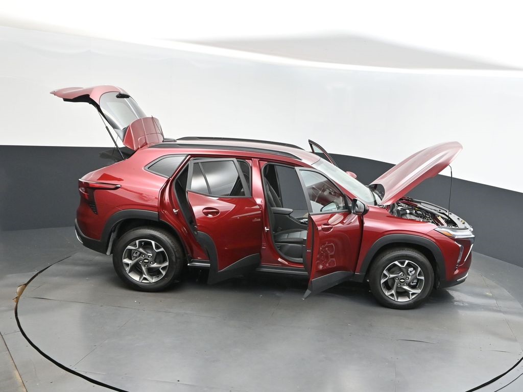 2025 Crimson Chevrolet Trax LT FWD SUV