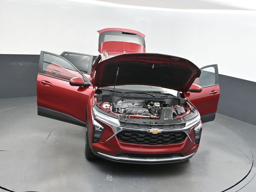 2025 Crimson Chevrolet Trax LT FWD SUV
