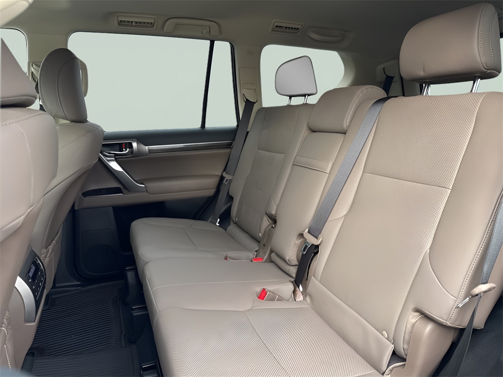 2023 Lexus GX 460 photo 3