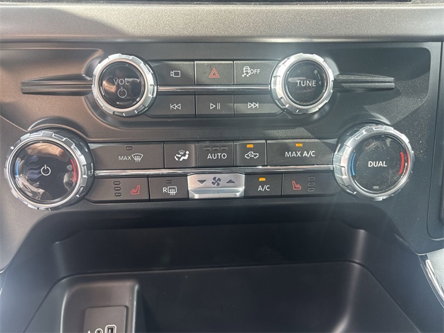 2025 Ford F-150 Lightning XLT photo 16