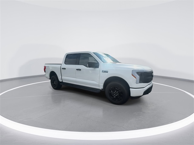 2025 Ford F-150 Lightning XLT photo 2