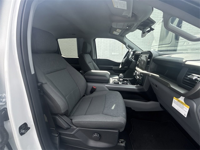 2025 Ford F-150 Lightning XLT photo 24