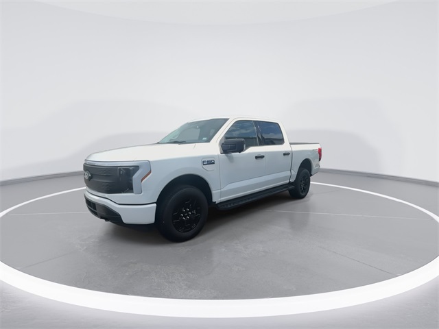 2025 Ford F-150 Lightning XLT photo 4