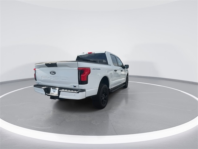 2025 Ford F-150 Lightning XLT photo 8
