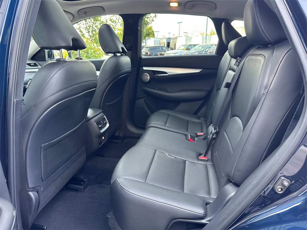 2019 Infiniti QX50 Essential photo 12