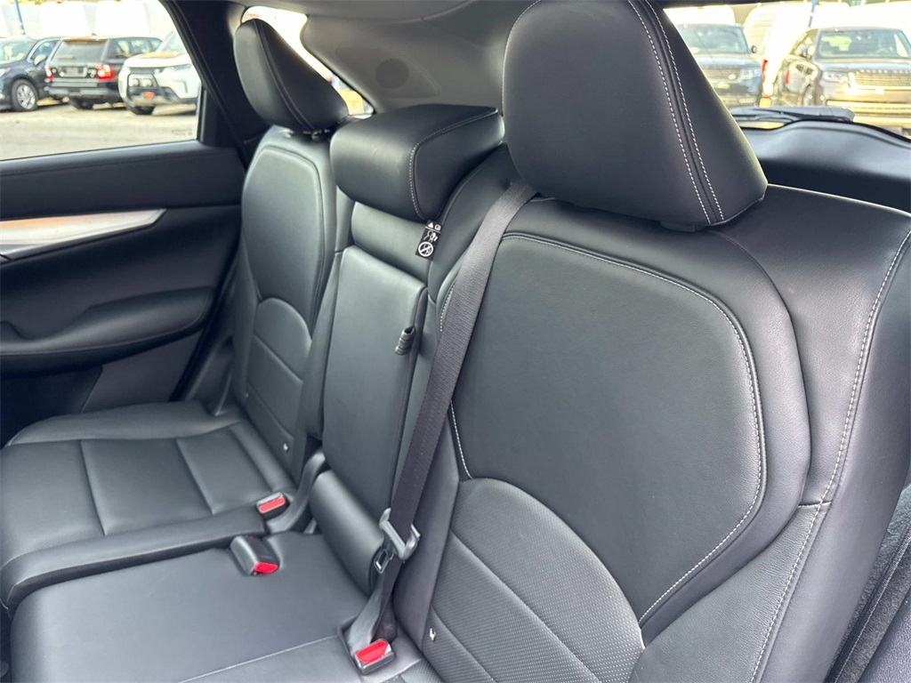 2019 Infiniti QX50 Essential photo 13