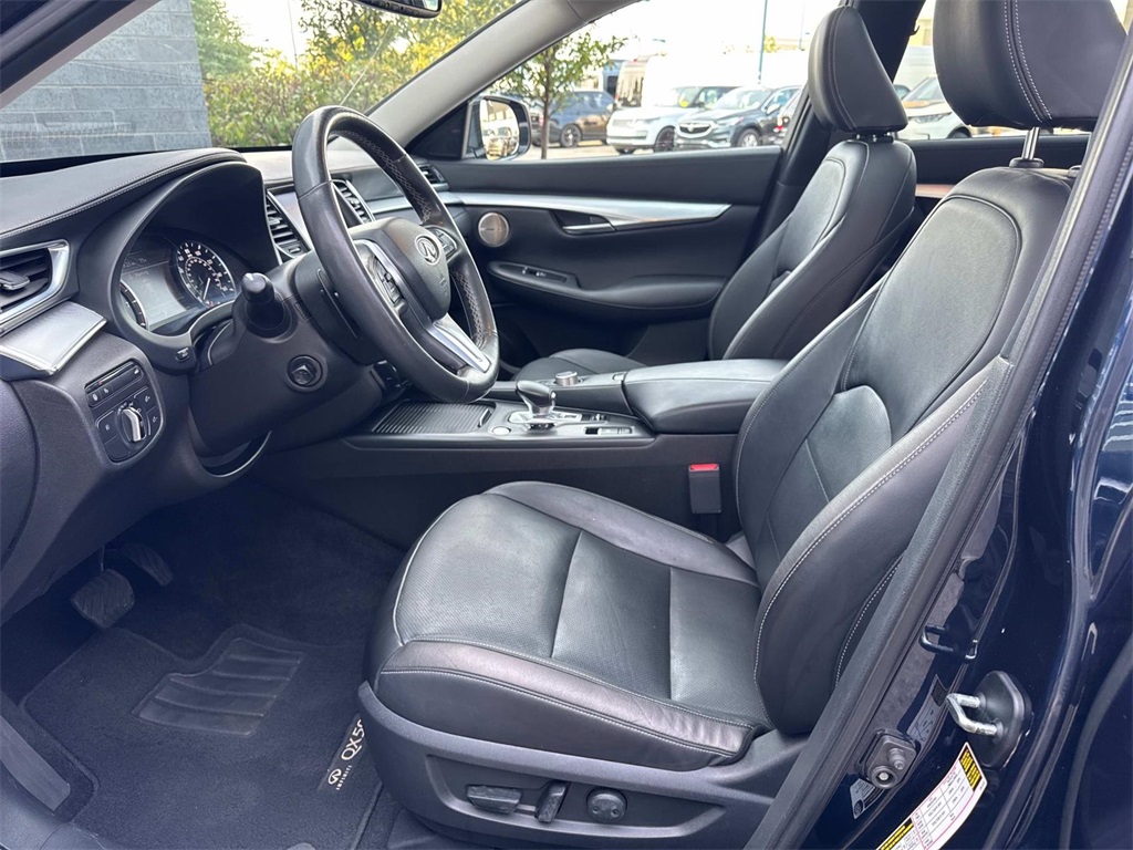 2019 Infiniti QX50 Essential photo 17
