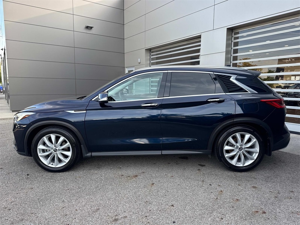 2019 Infiniti QX50 Essential photo 4