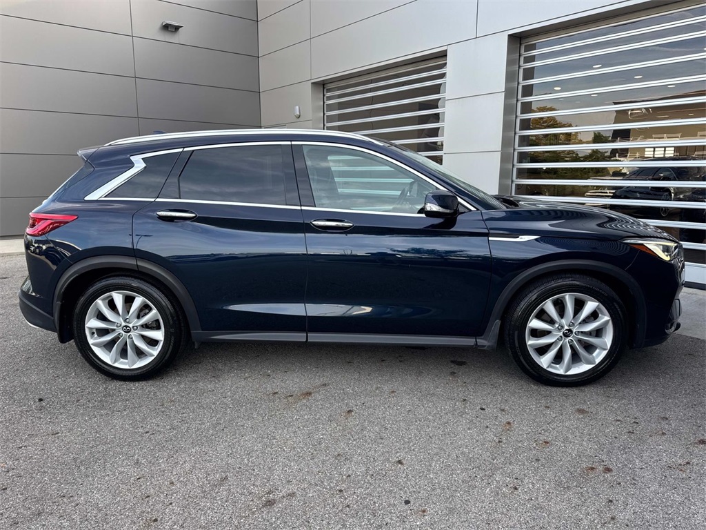 2019 Infiniti QX50 Essential photo 8