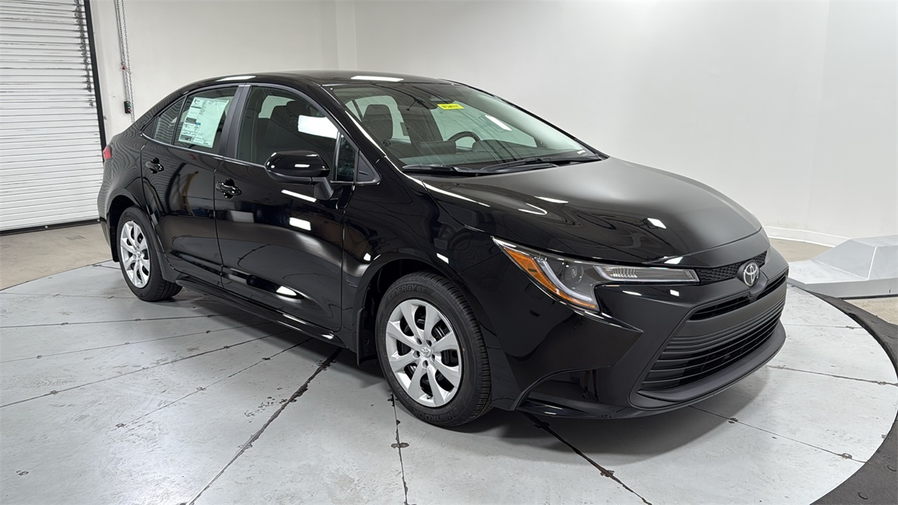 2026 Toyota Corolla LE photo 3