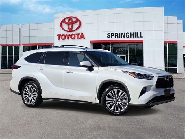 2022 Toyota Highlander Platinum's photo
