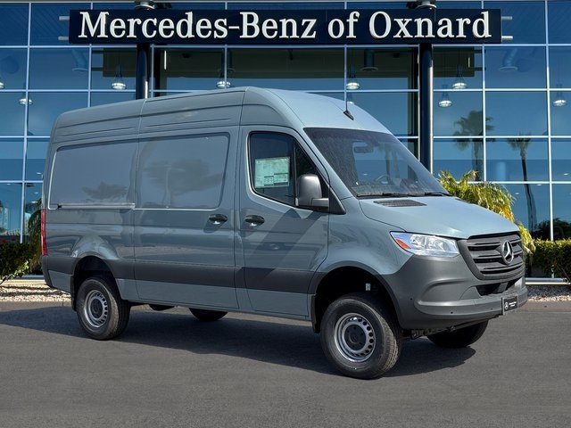 Sprinter Cargo Van 2500 w/144-Inch Wheelbase