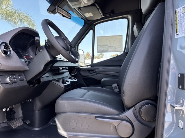 Sprinter Cargo Van 2500 w/144-Inch Wheelbase