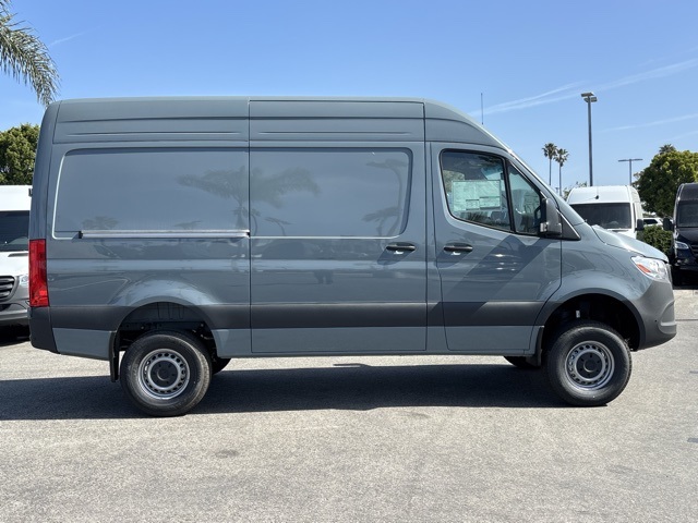 Sprinter Cargo Van 2500 w/144-Inch Wheelbase