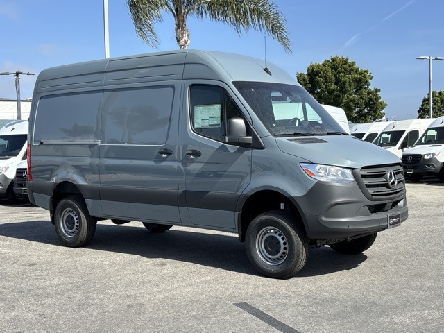 Sprinter Cargo Van 2500 w/144-Inch Wheelbase