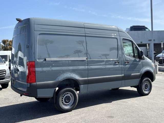Sprinter Cargo Van 2500 w/144-Inch Wheelbase
