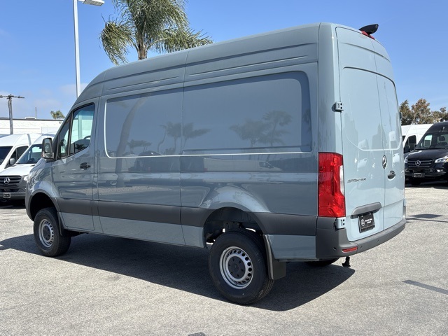 Sprinter Cargo Van 2500 w/144-Inch Wheelbase
