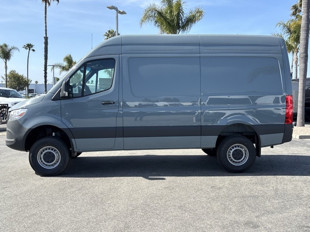 Sprinter Cargo Van 2500 w/144-Inch Wheelbase