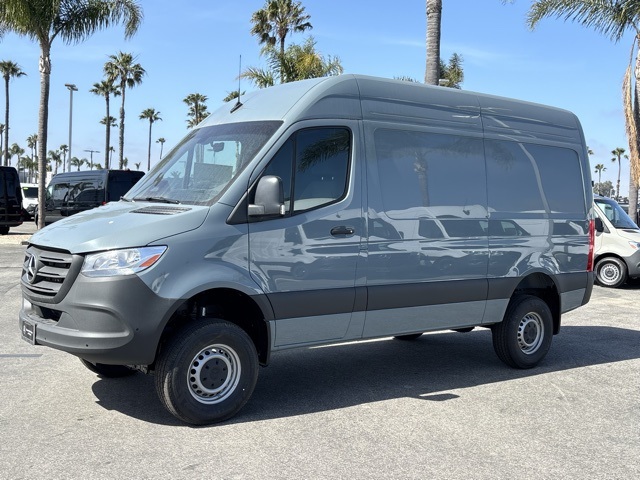 Sprinter Cargo Van 2500 w/144-Inch Wheelbase