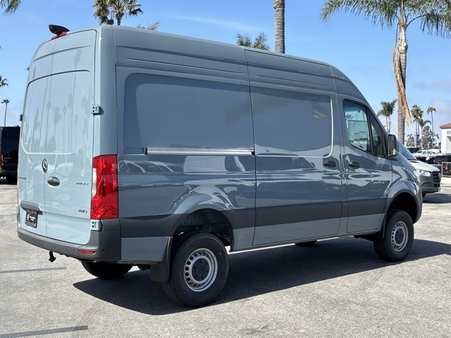 Sprinter Cargo Van 2500 w/144-Inch Wheelbase