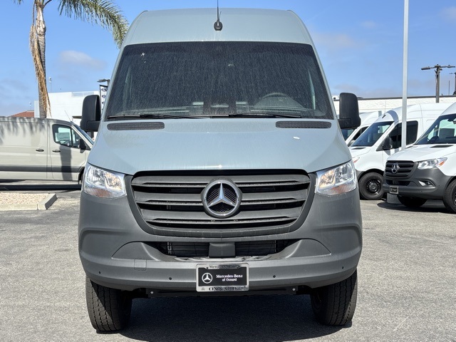 Sprinter Cargo Van 2500 w/144-Inch Wheelbase