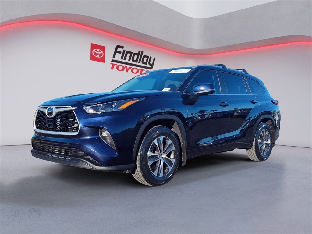2024 Toyota Highlander XLE's photo