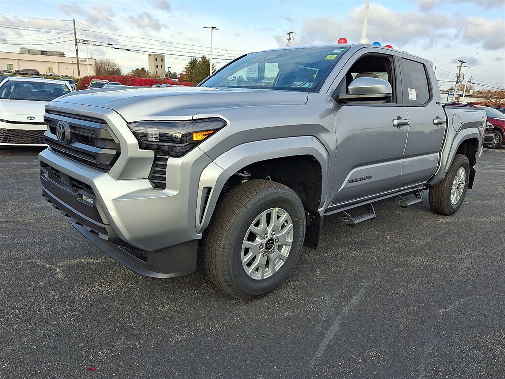 2025 Toyota Tacoma SR5 Double Cab photo 3