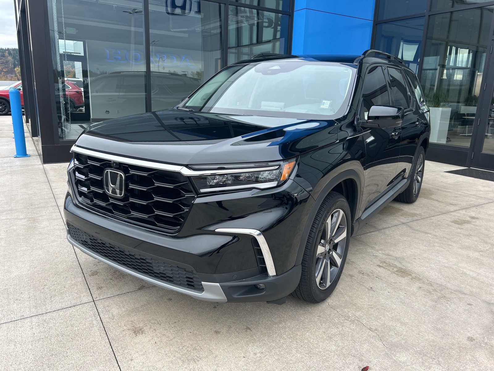 2025 Honda Pilot Elite's photo