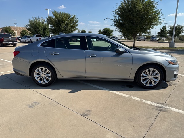 2024 Chevrolet Malibu 1LT photo 2