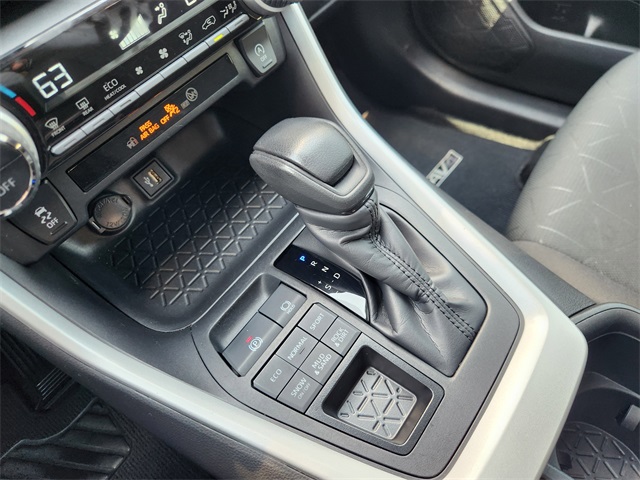 2024 Toyota RAV4 XLE photo 15