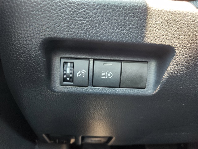 2024 Toyota RAV4 XLE photo 27