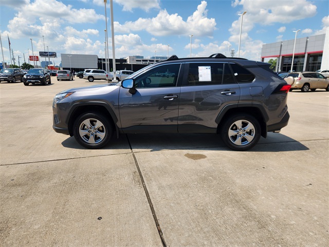 2024 Toyota RAV4 XLE photo 2