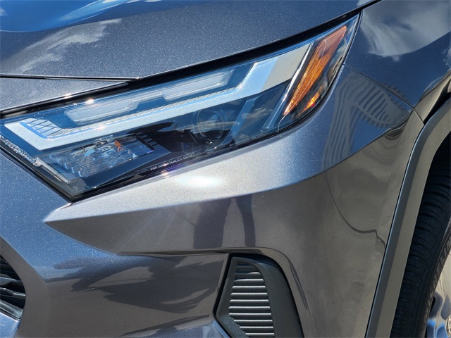 2024 Toyota RAV4 XLE photo 7