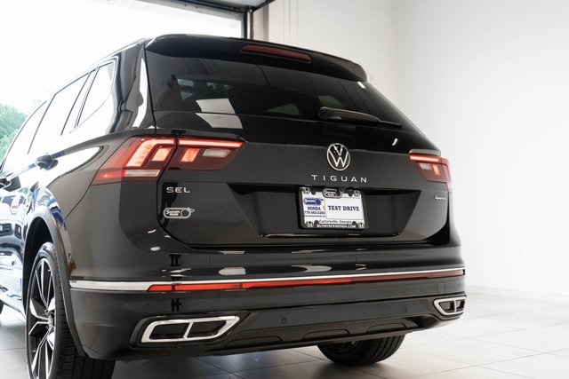 2024 Volkswagen Tiguan SEL R-Line photo 9