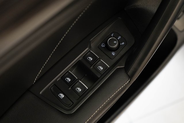 2024 Volkswagen Tiguan SEL R-Line photo 13