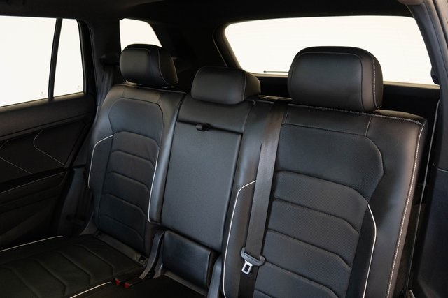 2024 Volkswagen Tiguan SEL R-Line photo 16
