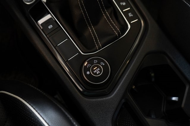 2024 Volkswagen Tiguan SEL R-Line photo 25