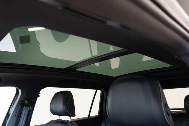 2024 Volkswagen Tiguan SEL R-Line photo 4