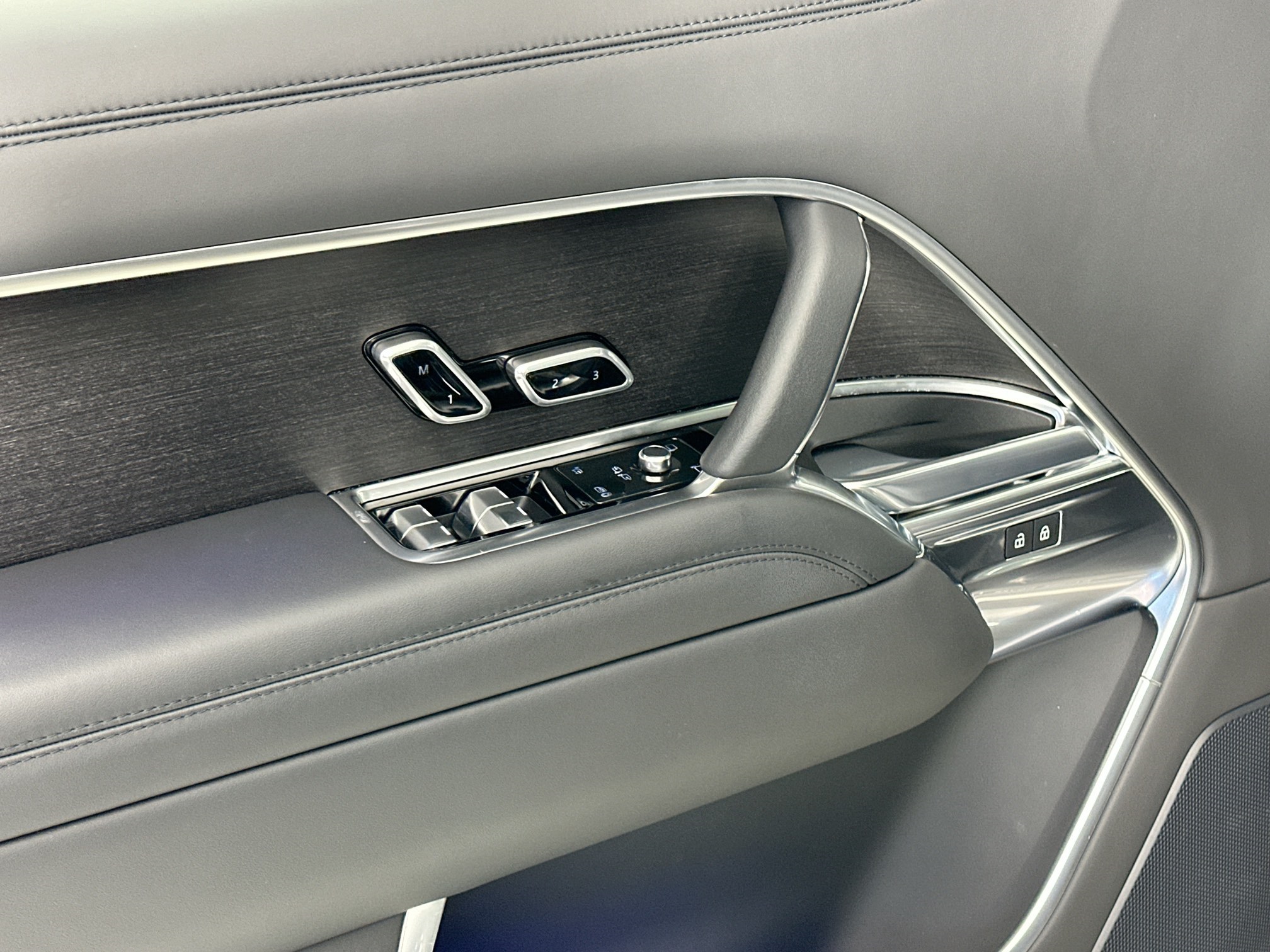 used 2023 Land Rover Range Rover car, priced at $98,998