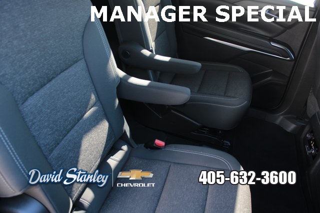 used 2024 Chevrolet Traverse car, priced at $35,590