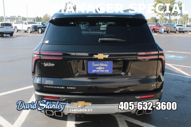 used 2024 Chevrolet Traverse car, priced at $35,590